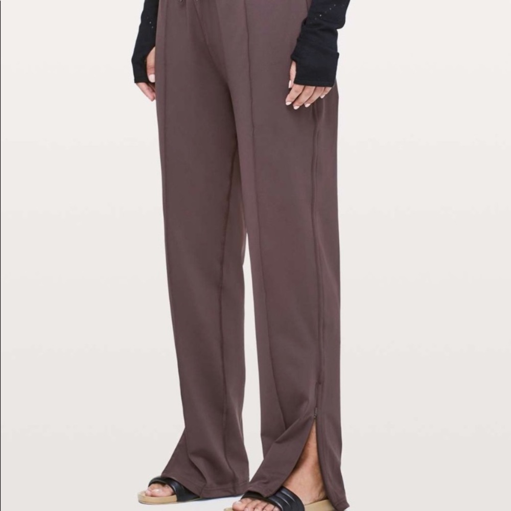 NWT Lululemon size 6!!